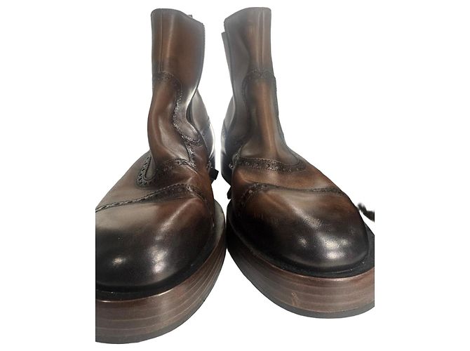 Gucci Bottines en cuir marron avec fermeture éclair