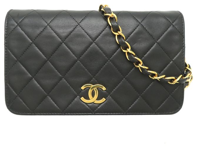 Bolsa de Ombro Chanel Matelassé 19 com Corrente Preto
