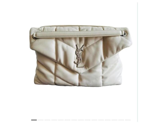 Saint Laurent Bolsa Puffer em couro acolchoado Bege