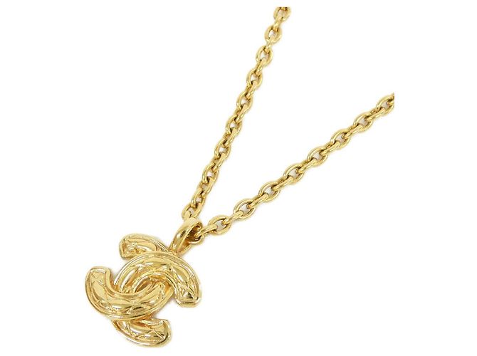 Collana Chanel oro con pendente D'oro