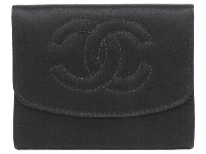Monedero Chanel de satén negro