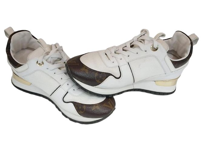 Louis Vuitton Sneaker Monogram Run Away Gold Marrone