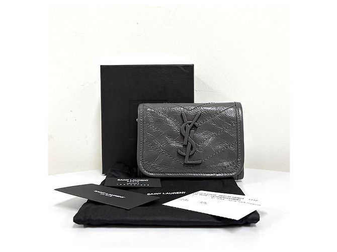 Saint Laurent Cartera compacta Castaño 