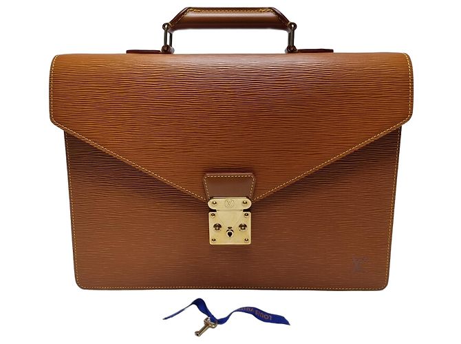 Louis Vuitton Pasta de couro Camel Marrom