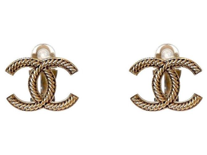 Chanel Boucles d'oreilles Twist CC Doré