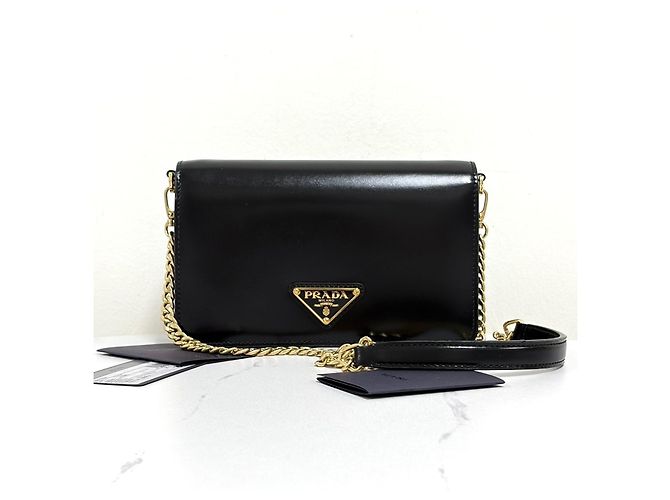 Prada Bolsa tiracolo de couro com corrente Preta Preto