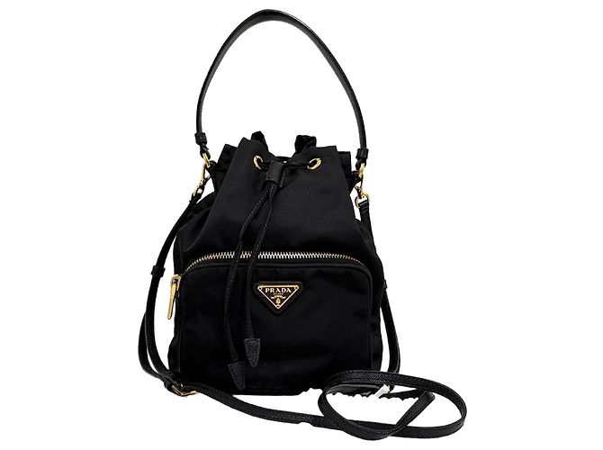 Prada Borsa Bucket in Nylon con Logo Triangle Nero