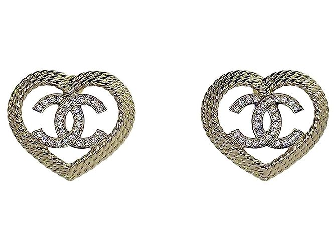 Chanel Pendientes de corazón con logo CC sin usar Dorado