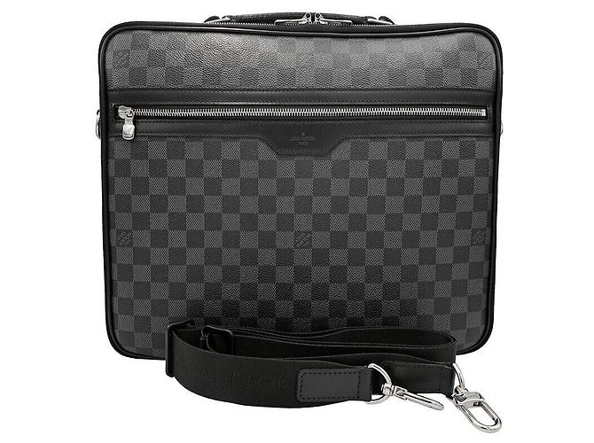 Louis Vuitton Pasta Graphite Marrom
