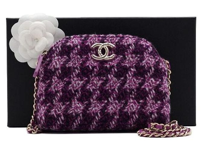 Chanel Mini bolsa de ombro meia-lua em tweed roxo com corrente dourada