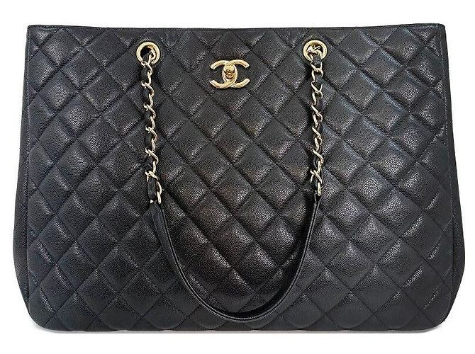 Chanel Borsa a tracolla Classic Caviar Nero