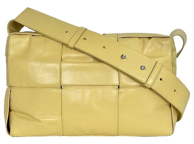 Bottega Veneta Bolsa Cassette Acolchoada Ice Cream Amarelo