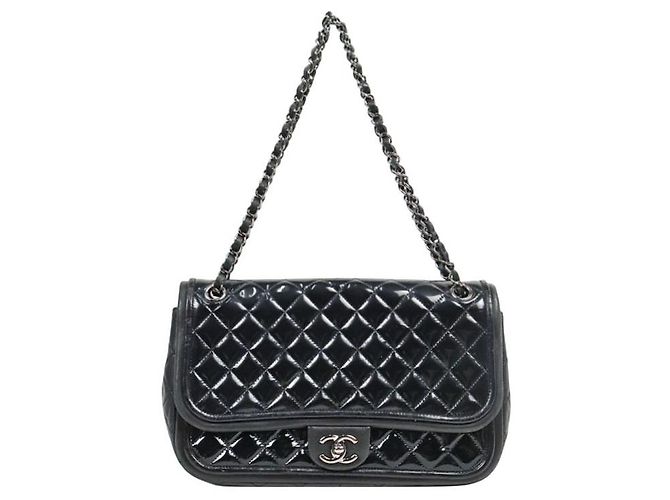 Chanel Borsa a spalla Timeless in vernice nera Nero