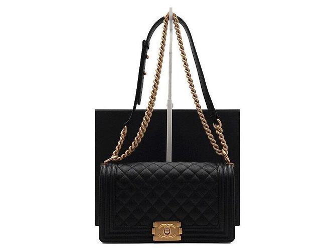 Chanel Bolsa de Ombro com Aba Medium com Corrente Dourada Preto
