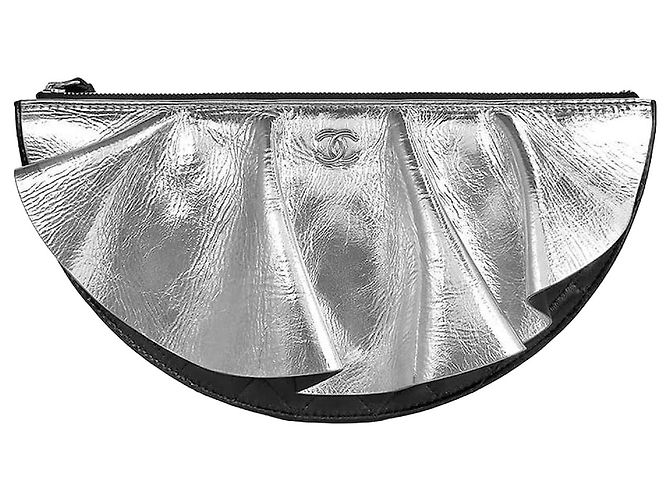 Chanel Clutch Wave COCO Half-Moon Medium Silver Argento 