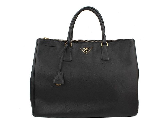 Prada Saco Tote Grande em Saffiano Preto com Ferragens Douradas