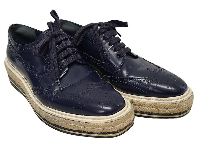 Prada Chaussures Clipper Wingtip en cuir de veau Navy avec semelle espadrille