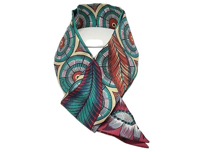 Hermès Pañuelo de seda Twilly verde con estampado animal