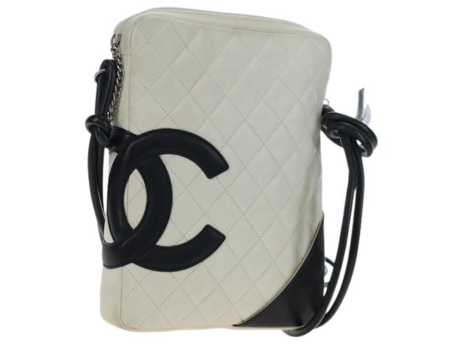 Bolsa CHANEL COCO Mark Matelasse Cambon Line em couro branco CC Auth 194709M