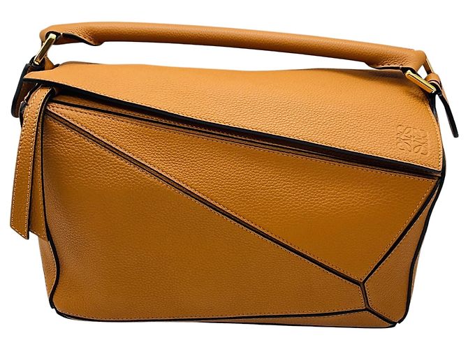 Bolsa de Ombro Puzzle Loewe em Pele de Bezerro Grão Tan Camelo