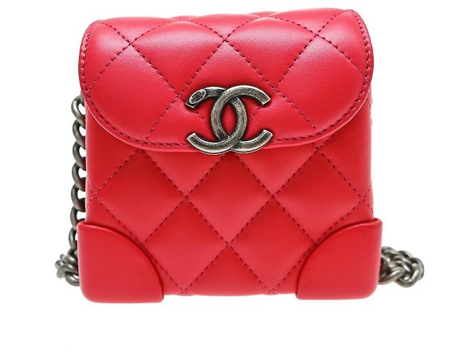 Chanel So Black Trendy CC Clutch com corrente em pele de cordeiro acolchoada Small Vermelho