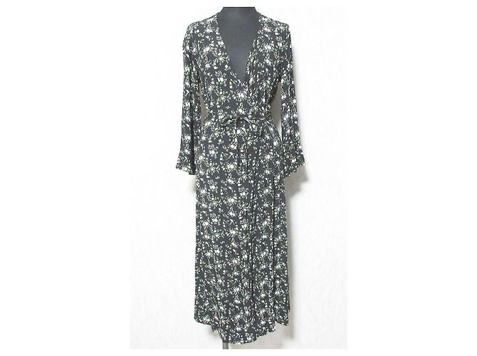 Autre Marque Ganni Blumen-Wickelkleid Schwarz