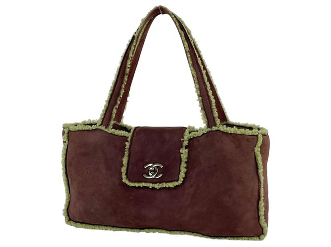 Bolsa Chanel em camurça marrom e verde