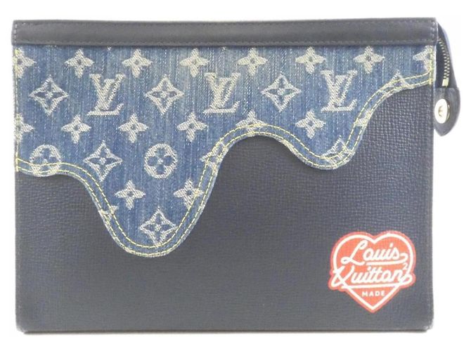 Louis Vuitton Monogram Drip Pochette Voyage Bleu