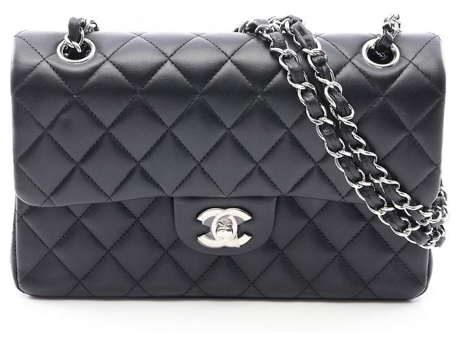 Borsa a tracolla Chanel Matelassé Double Flap Nero
