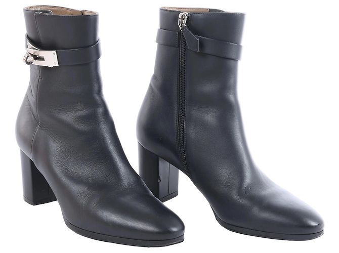 Kelly Hermès Saint Germain Leather Ankle Boots in Black, size 36