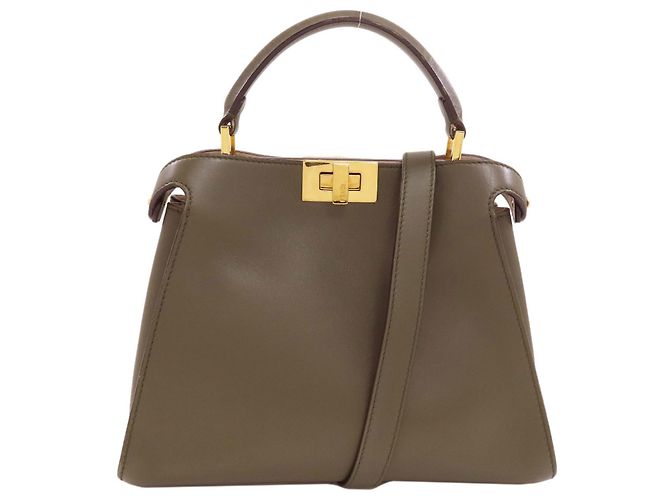 Bolsa Fendi Peekaboo em couro de bezerro cáqui Caqui