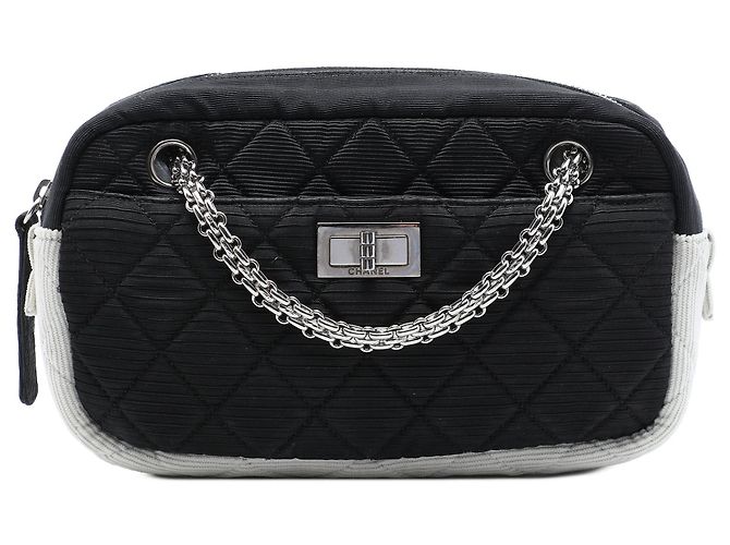 Borsa a tracolla Chanel Bicolor Quilted Nylon Reissue 2.55 Camera Case Nera Nero