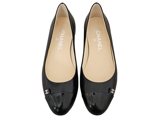 Bailarinas Chanel de cuero negro