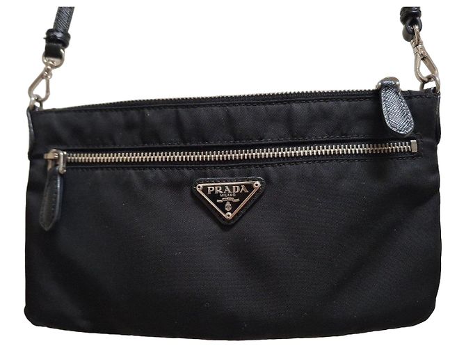 Prada Borsa a Tracolla in Nylon Nero