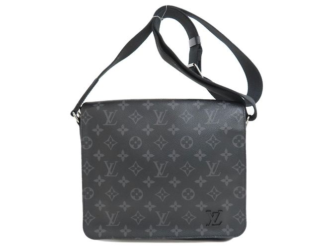 Sac à épaule Louis Vuitton Monogram Eclipse District PM Noir
