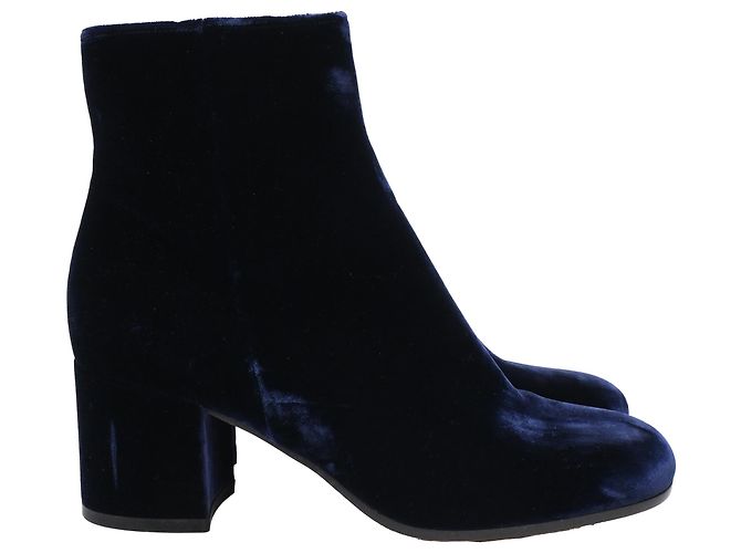 Gianvito Rossi Stiefeletten mit runder Kappe aus dunkelblauem Samt