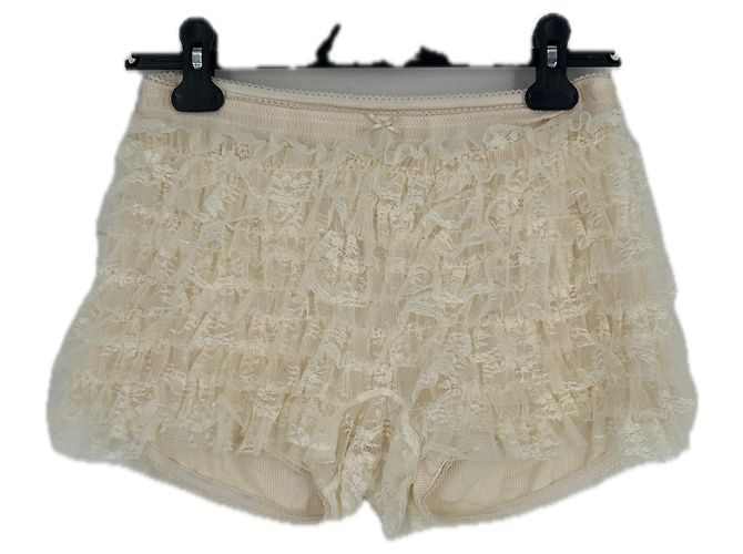 Autre Marque Ecru-Shorts mit Spitze Beige
