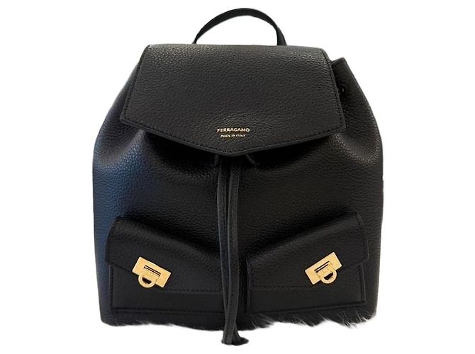 Salvatore Ferragamo Mini mochila multi-bolsillos Negro