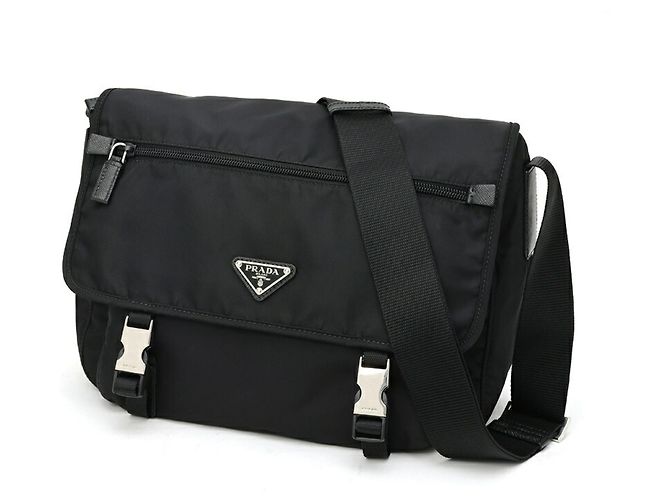 Saffiano Borsa a tracolla Prada in nylon nero