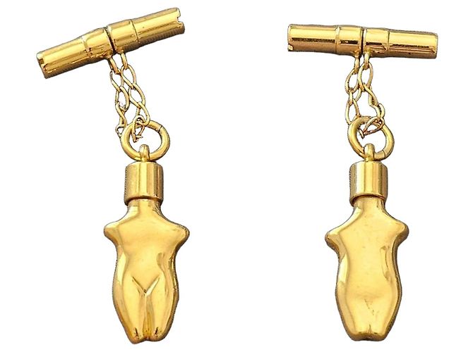 Boucles d'oreilles Chloé Feminities corps féminin doré