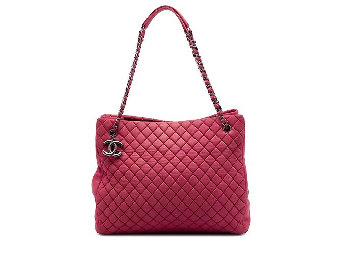 Tote New Bubble Grande em couro de bezerro iridescente acolchoado vermelho Chanel