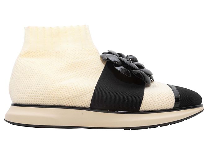 Chanel Camellia Sock-Sneaker mit verstärkter Kappe Weiß & Schwarz Größe 39