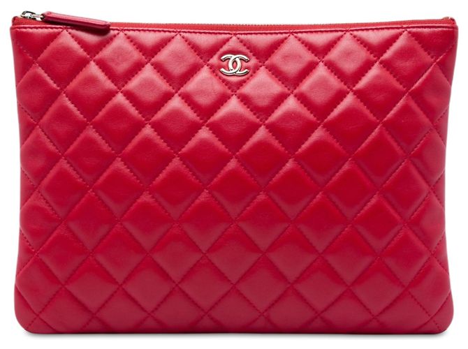 Clutch Chanel Medium Quilted Lambskin O Case Roja