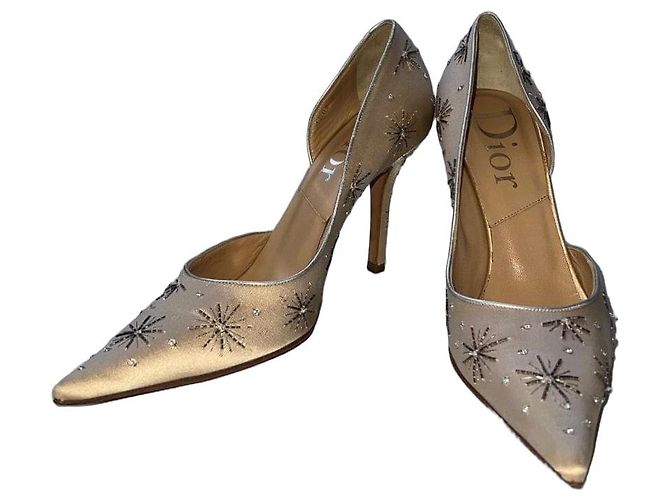 Sapatos D'Orsay com ornamentos Dior