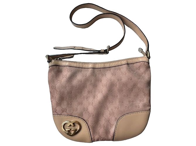 Bolso de hombro Gucci Monogram Heart Rosa Beige