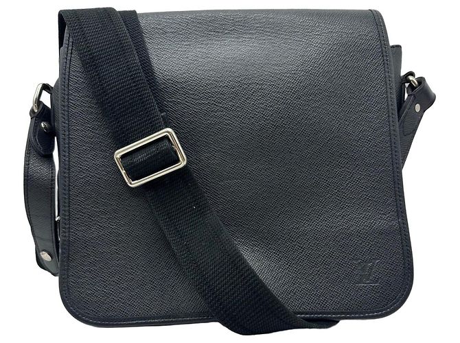 Borsa Messenger Louis Vuitton Taiga Nero