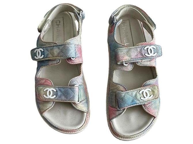 Sandali Chanel multicolore in pelle matelassé
