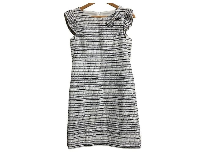 Autre Marque Vestido Rene con borde y broche de cinta Blanco