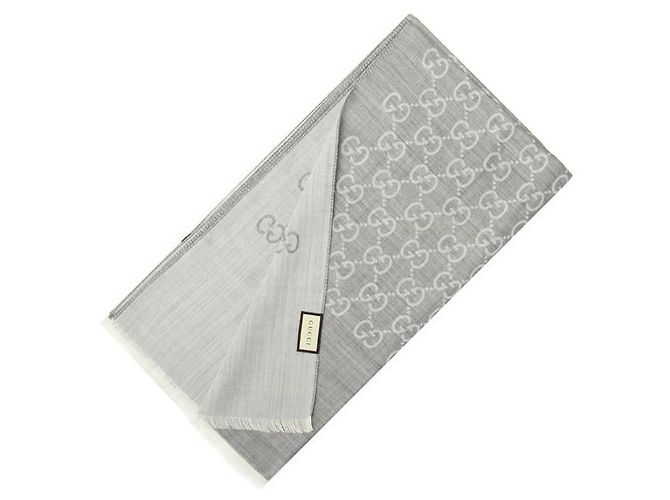 Gucci Sciarpa GG in lana e seta stamp: Argento 