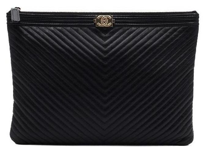 Chanel Boy Medium Pouch Clutch Tasche Schwarz Chevron